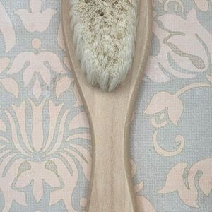 Wooden Body Brush with Natural Bristles - Neutral Tones